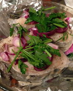 Зубатка, запеченная с овощами