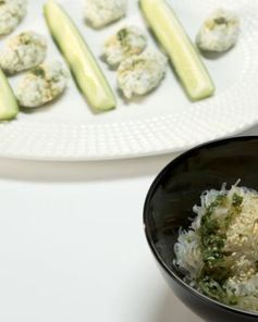 Рыбные клецки с фунчозой и соевым соусом