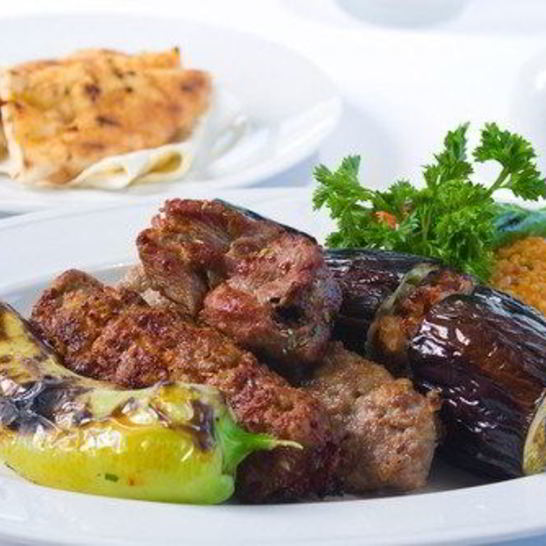 Рецепт бараньих шашлыков в йогурте и специях с цукини