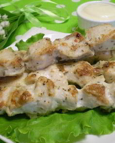 Куриные шашлычки на шпажках в духовке для детей