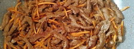 соба — гречневая лапша с говядиной и овощами. Шаг 12