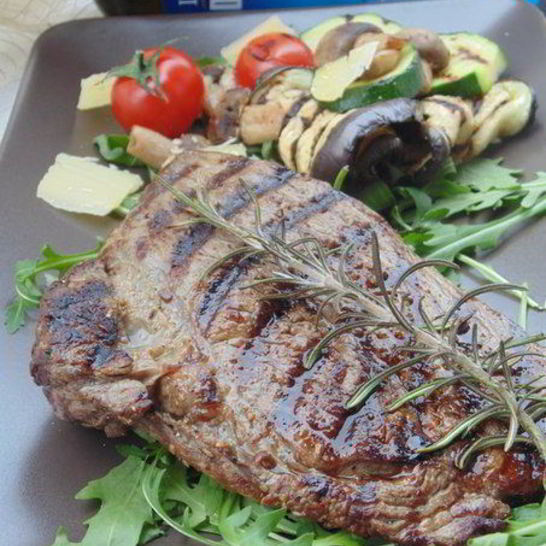 Рецепт стейка ферентино с овощами на гриле