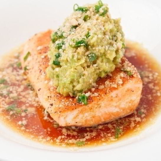 Рецепт стейка из семги под авокадо