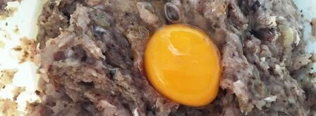 куриные тефтели с сюрпризом в сливочном соусе. Шаг 5