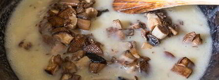 нежные тефтели в грибном соусе. Шаг 11