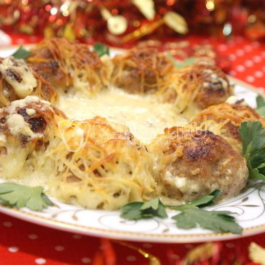 Рецепт рождественского венка из тефтелей