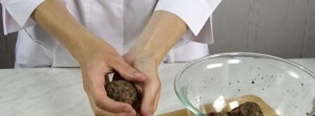 тефтели из говядины с яйцом. Шаг 3