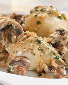 Тефтели из картофеля под грибным соусом