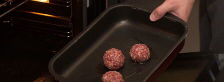 тефтели из утки с пюре из корня сельдерея и яблочным соусом. Шаг 6