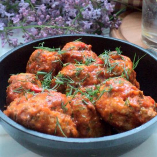 Рецепт тефтелей в остром томатном соусе