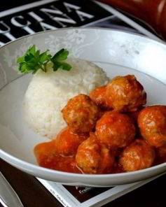 Тефтельки из говяжьего фарша с сыром в томатном соусе