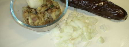 тефтельки, запеченные в баклажанном соусе. Шаг 3