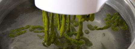 тирольские клецки со шпинатом. Шаг 14