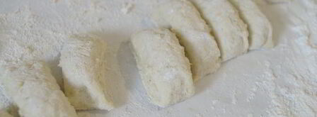 ленивые картофельные вареники с соусом из шампиньонов. Шаг 8