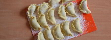 вареники с клубникой на кефире. Шаг 11