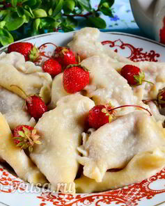 Вареники с клубникой