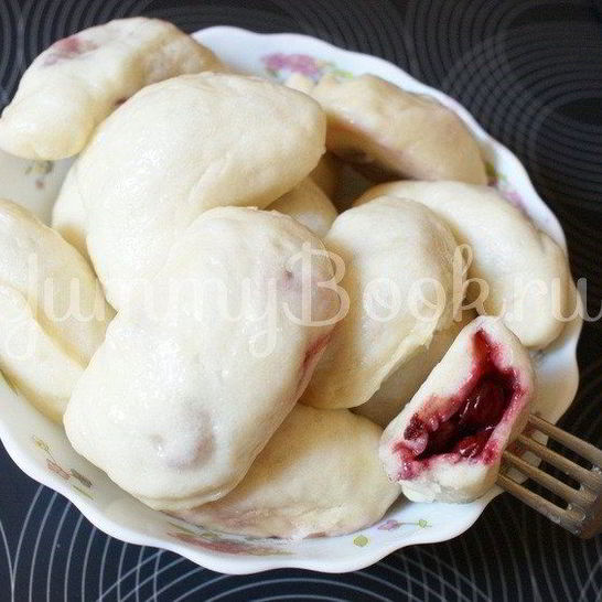 Рецепт вареников с вишнями в мультиварке на пару