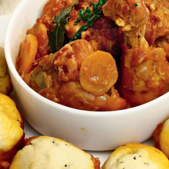 Рецепт жаркого из курицы с булочками