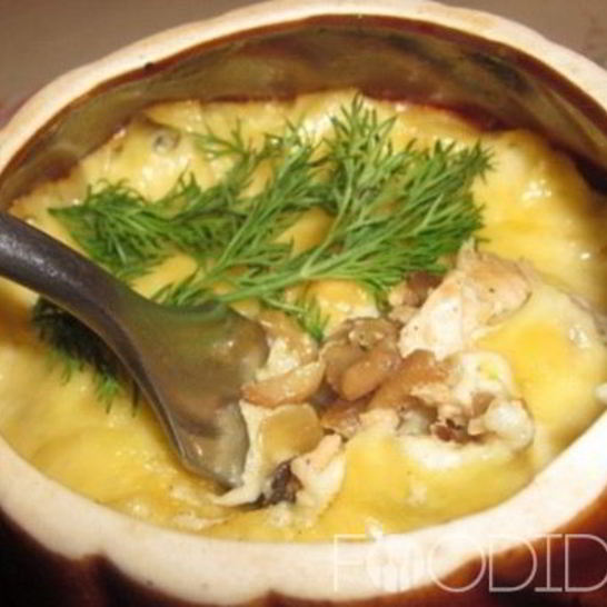 Рецепт жаркого из курицы с грибами в горшочках