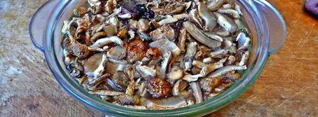 жаркое с грибами и картошкой в горшочках. Шаг 3