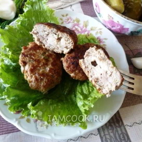 Рецепт мясных зраз с начинкой из курицы