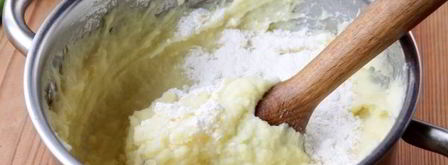 зразы картофельные с яйцом и луком. Шаг 4