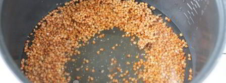 молочная гречневая каша в мультиварке. Шаг 7