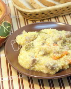 Кукурузная каша с мясом по-деревенски