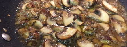 полента под соусом из грибов и томатов. Шаг 12