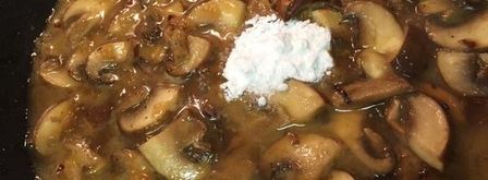 полента под соусом из грибов и томатов. Шаг 13