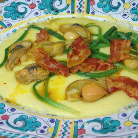 Рецепт поленты с мидиями и беконом