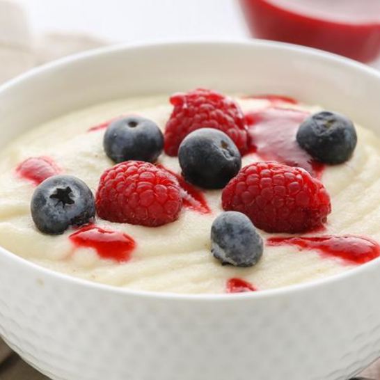 Рецепт детской манной каши с ягодами