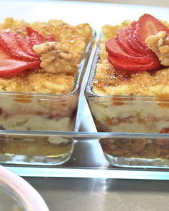 Гурьевская каша с клубникой