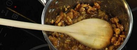 гурьевская каша с орехами, фруктами и изюмом. Шаг 4