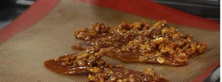 гурьевская каша с орехами, фруктами и изюмом. Шаг 8