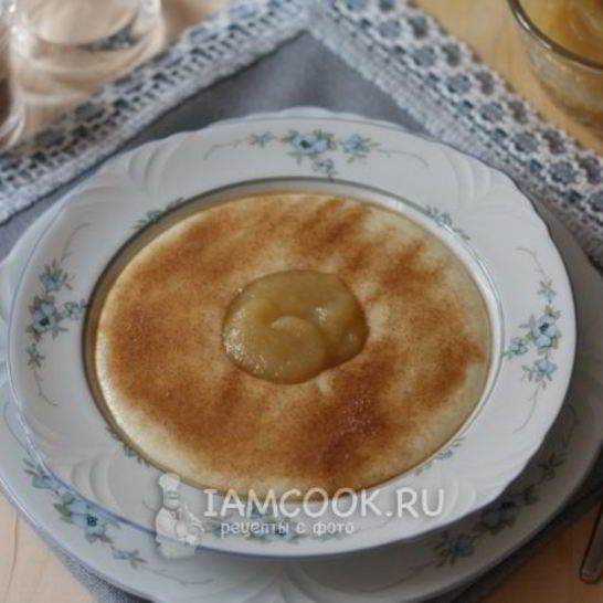 Рецепт манной каши с корицей и яблочным муссом