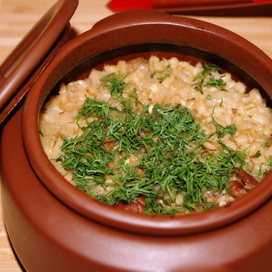 Рецепт каши перловой с мясом, запеченная в горшочке