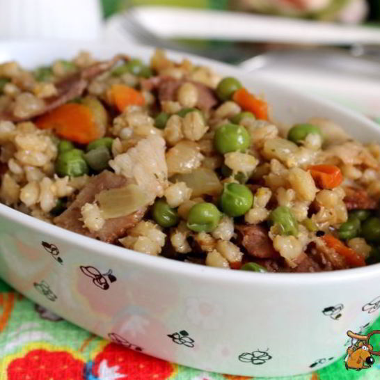 Рецепт перловой каши с беконом и зеленым горошком