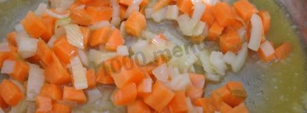 перловая каша с сосисками и овощами в мультиварке. Шаг 4