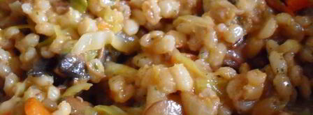 перловая каша с тушенкой, овощами и шампиньонами. Шаг 7