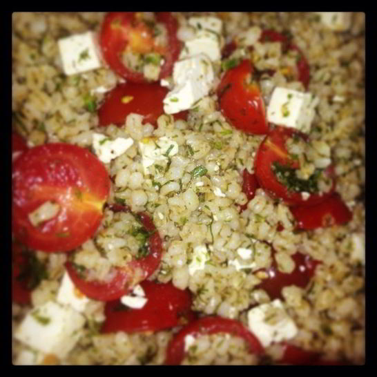 Рецепт перловки с фетой, томатами и укропом