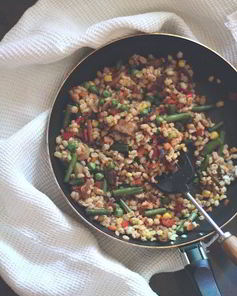 Перловка с лесными грибами и овощами