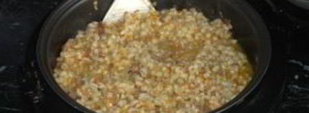 перловка с тушенкой в мультиварке. Шаг 7