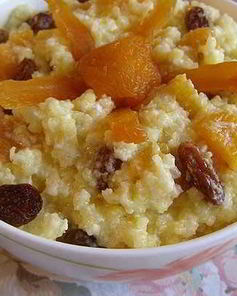 Пшенная каша с изюмом и курагой