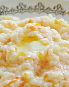 Молочная рисовая каша с тыквой