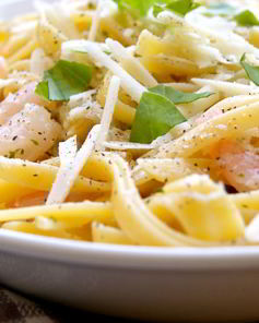 Феттучини с морским коктейлем