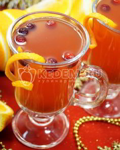 Глинтвейн из белого вина с апельсином и клюквой