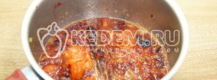 глинтвейн из белого вина с апельсином и клюквой. Шаг 4