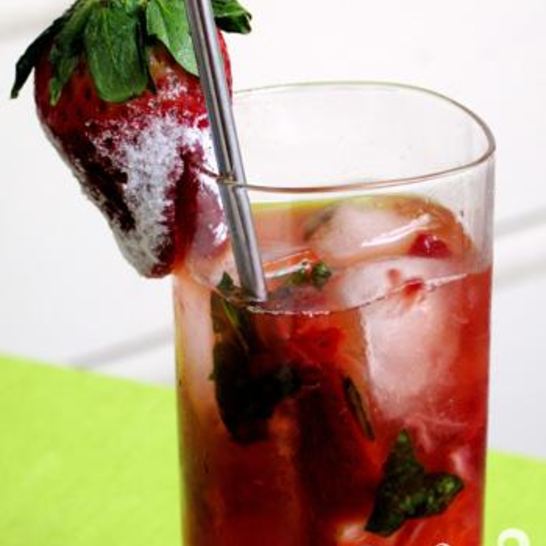 Рецепт весеннего клубничного коктейля