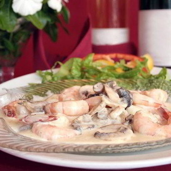 Рецепт креветок с текилой, сливками и зеленым луком